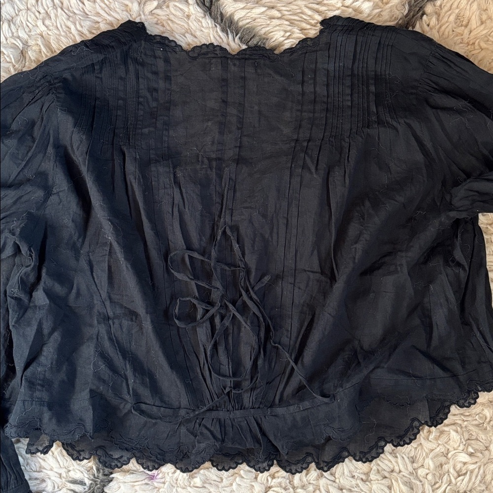 Doen Black Sheer Scalloped Button-Front Blouse - Picture 14 of 16
